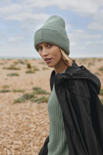 Bonnet à large revers avec patch ton sur ton – Image 2