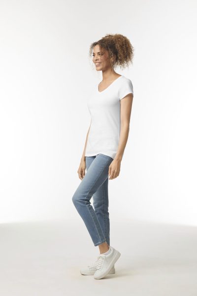 T-shirt femme col v Softstyle – Image 33