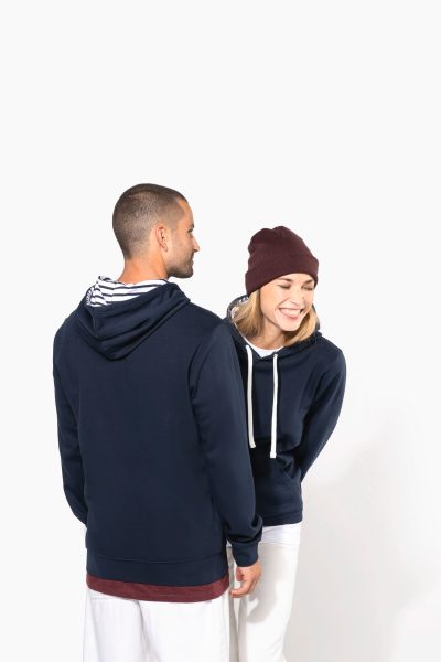 Sweat-shirt à capuche contrastée à motifs unisexe – Image 10