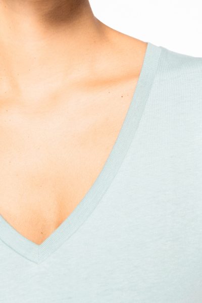 T-shirt écoresponsable col V femme – Image 5