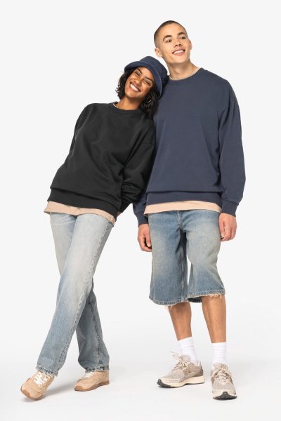 Sweat-shirt écoresponsable à col rond délavé oversize unisexe – Image 2