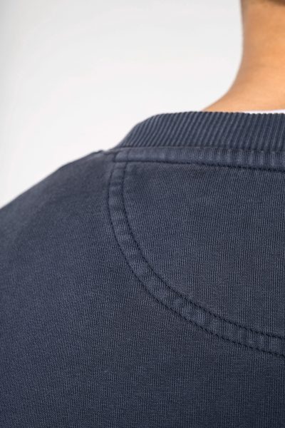 Sweat-shirt écoresponsable à col rond délavé oversize unisexe – Image 6