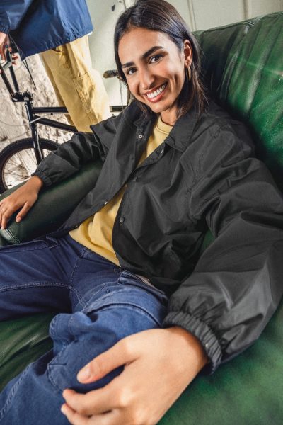Veste écoresponsable coupe-vent unisexe – Image 9