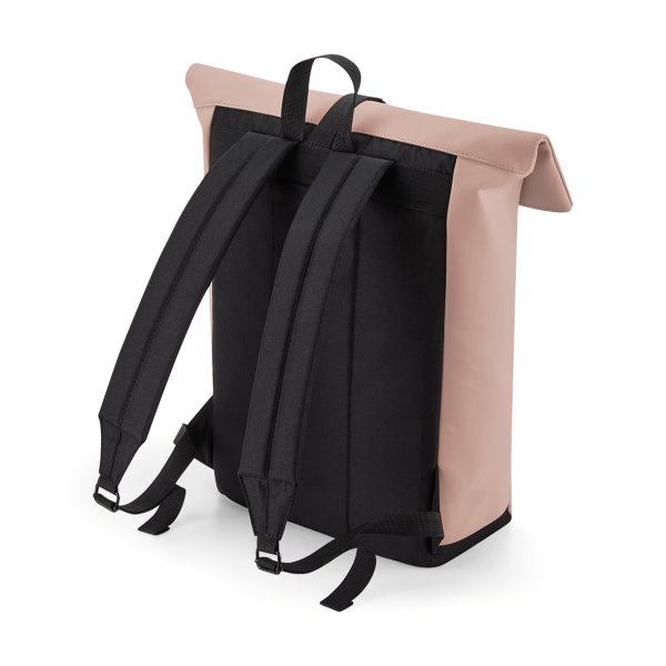 Sac à dos avec rabat roll-top en polyuréthane mat – Image 15