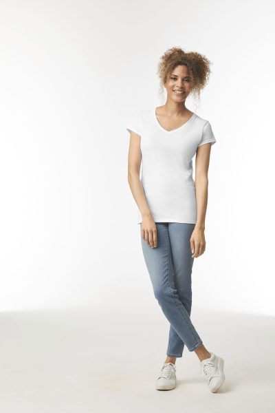 T-shirt femme col v Softstyle – Image 183