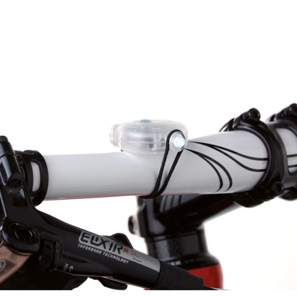 2 phares de vélos dans un boîte MO8070