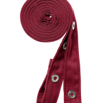Bandeau rouge enroulé.