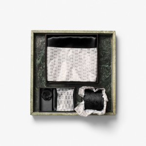 2920500 Solid Hankie & Lapel Pin With Giftbox
